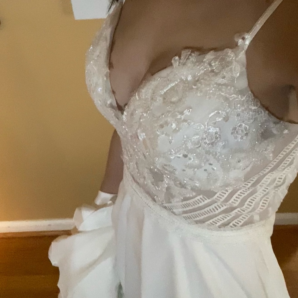 White dress - Picture 2 of 2